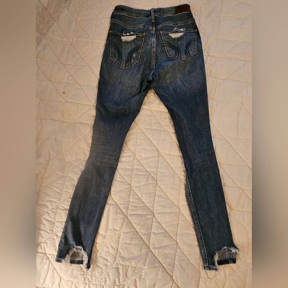 Hollister Curvy High-Rise Super Skinny Distressed Jeans - Picture 2 of 10